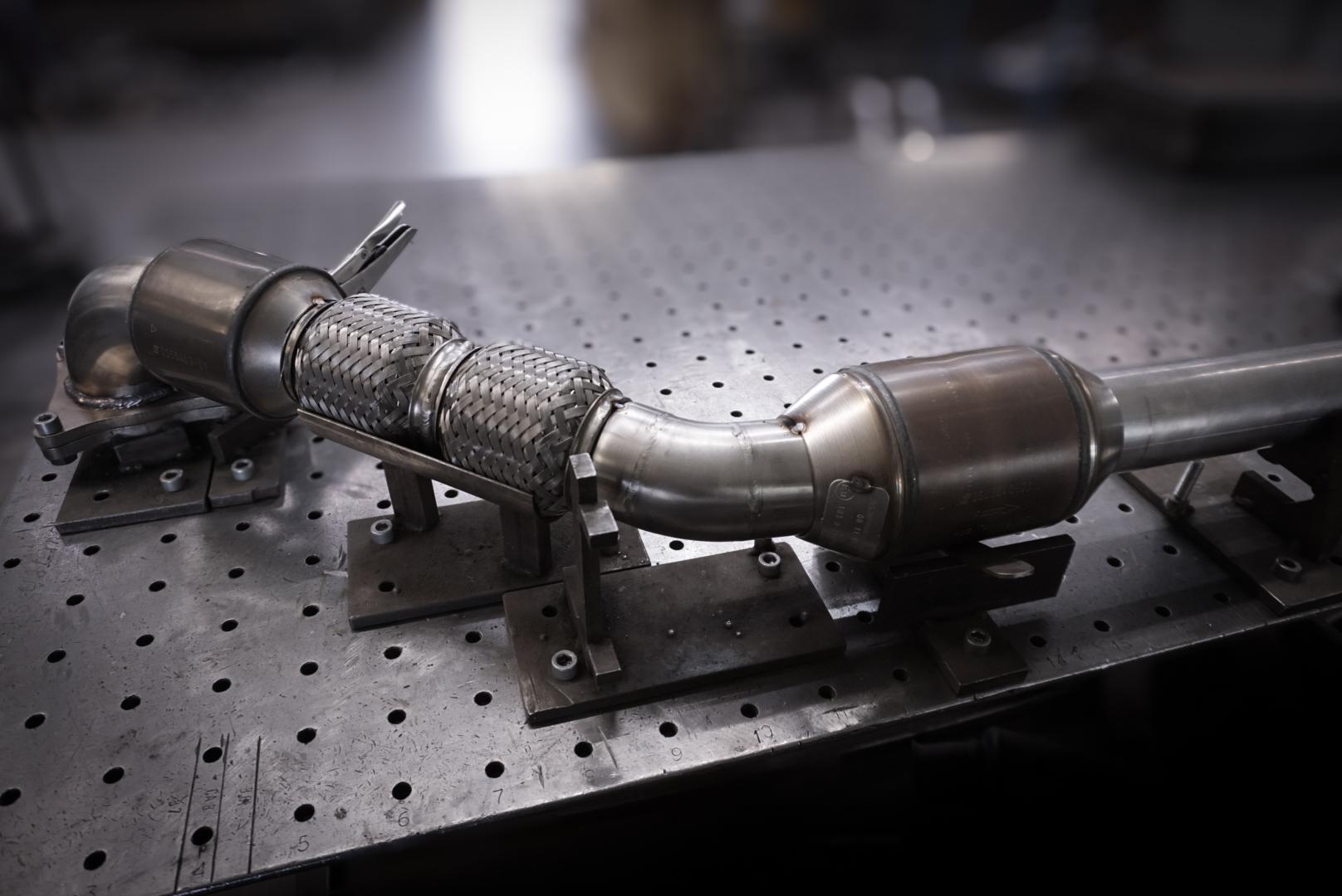 ¿Qué nos ofrece un downpipe en vehículos turbo?